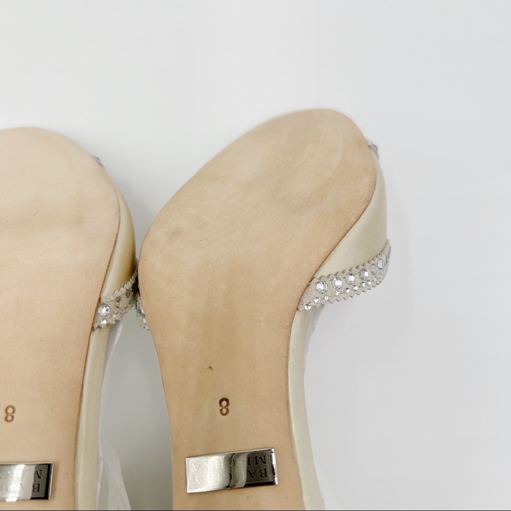 Badgley Mischka Women's Gillian Jeweled Ivory Satin Dress Sandal Heels Pumps 8 - Picture 13 of 15